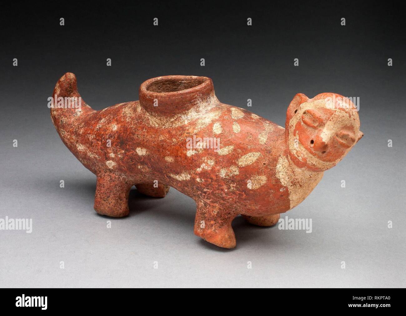 Recipiente en forma de un animal con cuatro patas y cola larga - 400 ./. 200 - Gallinazo Viru o valle de Moche, costa norte, Perú - Artista Fotografía de stock - Alamy Recipiente en forma de un animal con cuatro patas y cola larga - 400 ./. 200 - Gallinazo Viru o valle de Moche, costa norte, Perú - Artista Fotografía de stock - Alamy