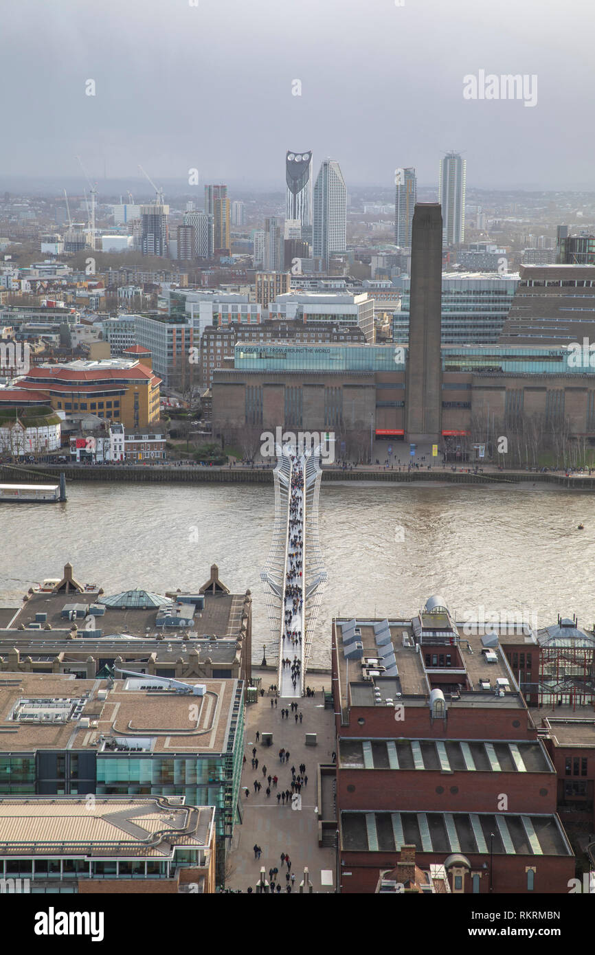 Vista desde la Catedral de San Pablo, mirando hacia el río Támesis y el Tate Modern. Foto de stock