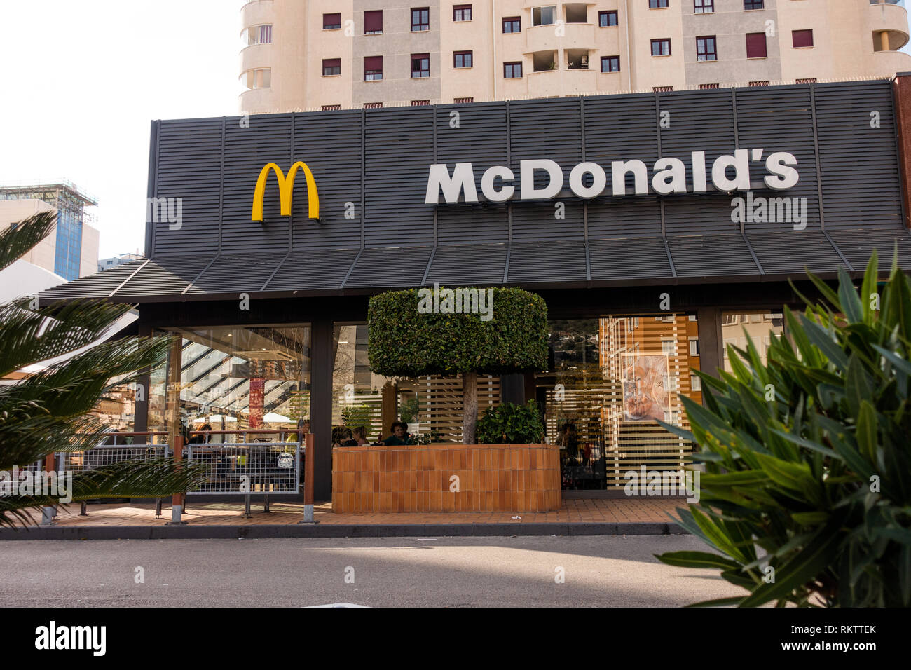 Mcdonalds en españa fotografías e imágenes de alta resolución - Alamy