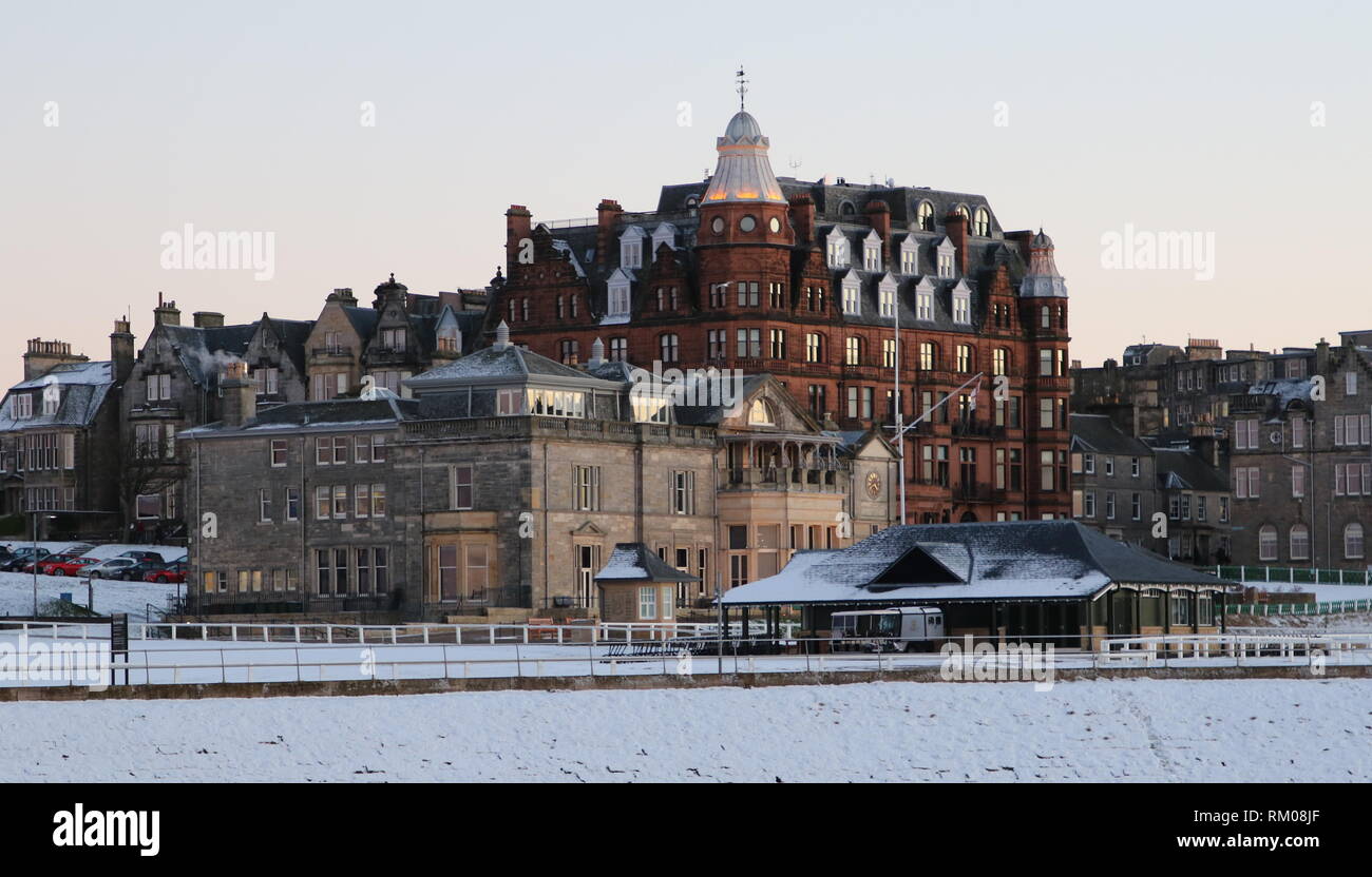 Royal y antiguas Clubhouse y Hamilton grand luxury apartments St Andrews Fife Escocia Febrero 2019 Foto de stock