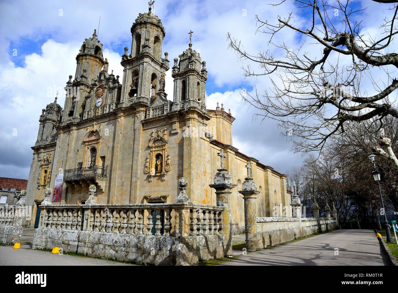 Basílica de Nuestra Señora de Os Milagros, entre Baños de Molgas y Maceda,  provincia de Orense, España Fotografía de stock - Alamy