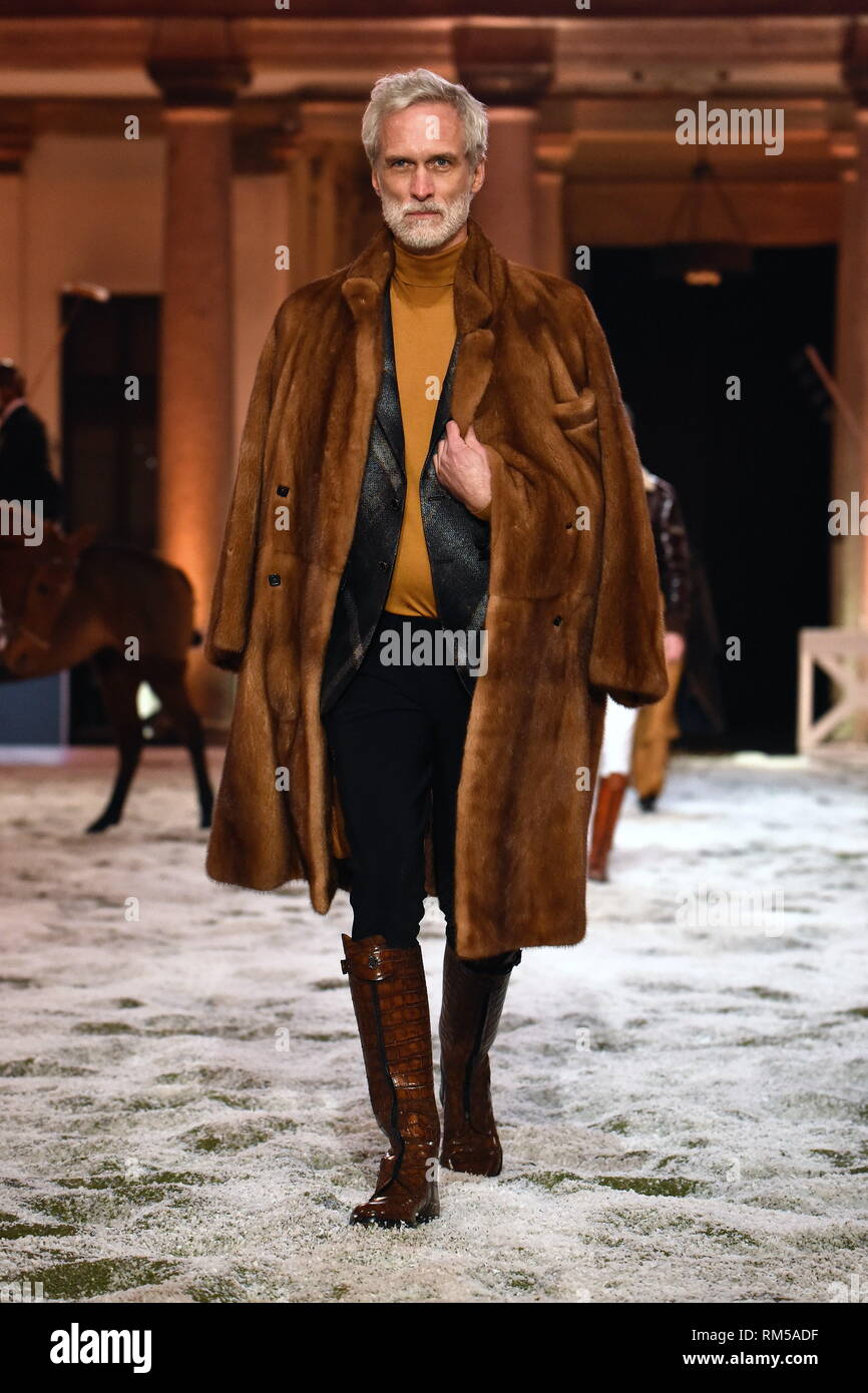 La Semana de la moda de Milán moda masculina otoño/invierno 2019/20 -  Millonario - Catwalk con: modelo donde: Milán, Lombardía, Italia cuando: 12  Jan 2019 Crédito: IPA/WENN.com **Sólo disponible para su publicación