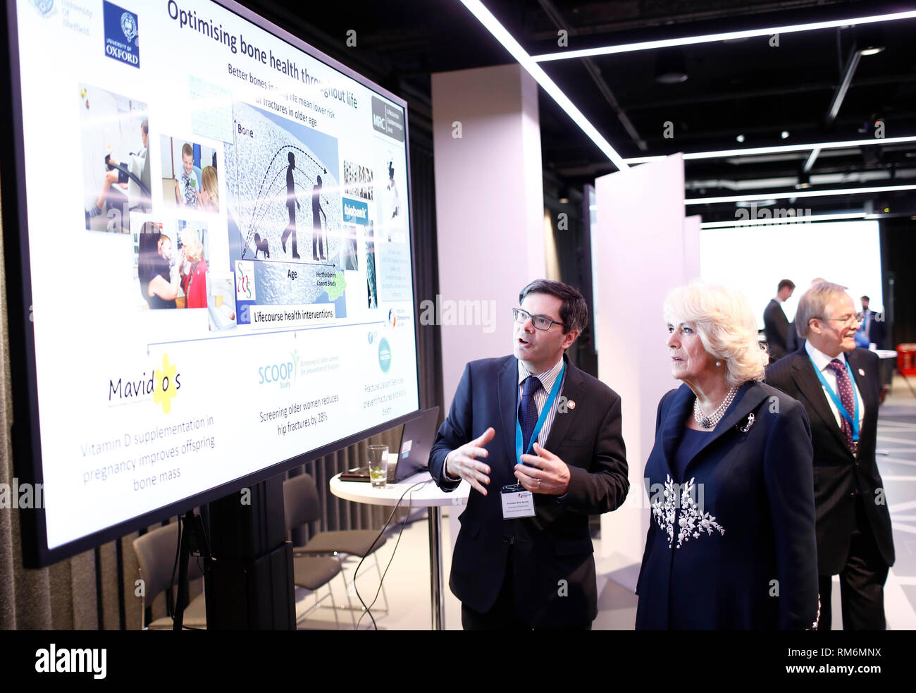 La duquesa de Cornualles asiste al lanzamiento oficial de la Real Sociedad de osteoporosis en el Science Museum de Londres. Foto de stock