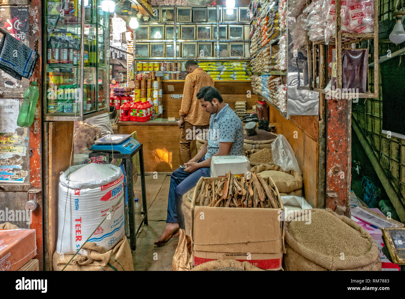 Mercados y tiendas de venta de alimentos, pescado y carne en Dhaka