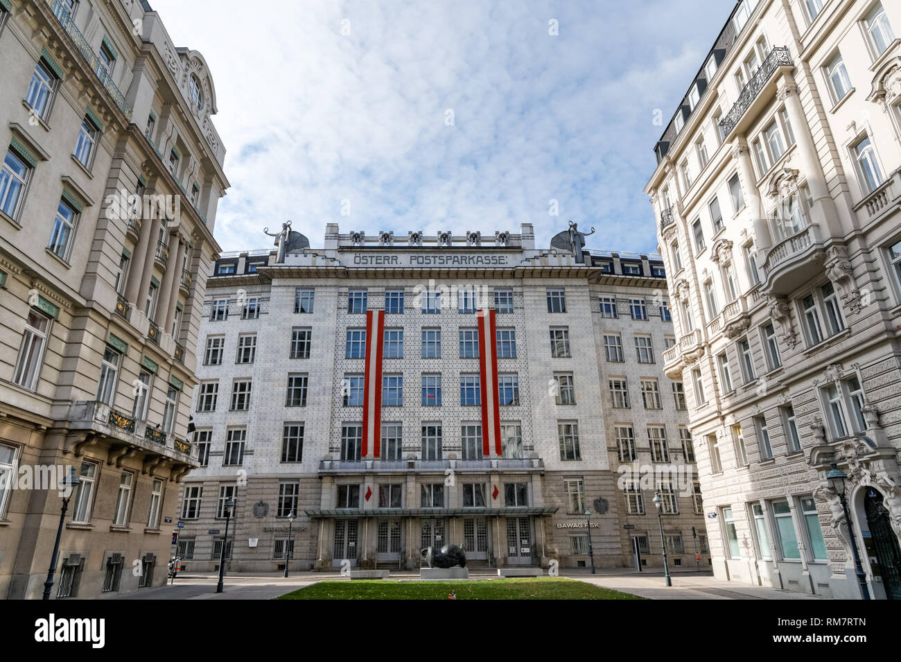 Estilo Art Nouveau, Edificio Banco de Ahorro Postal austríaco en Viena,  Austria. Diseñado y construido por el arquitecto Otto Wagner Fotografía de  stock - Alamy