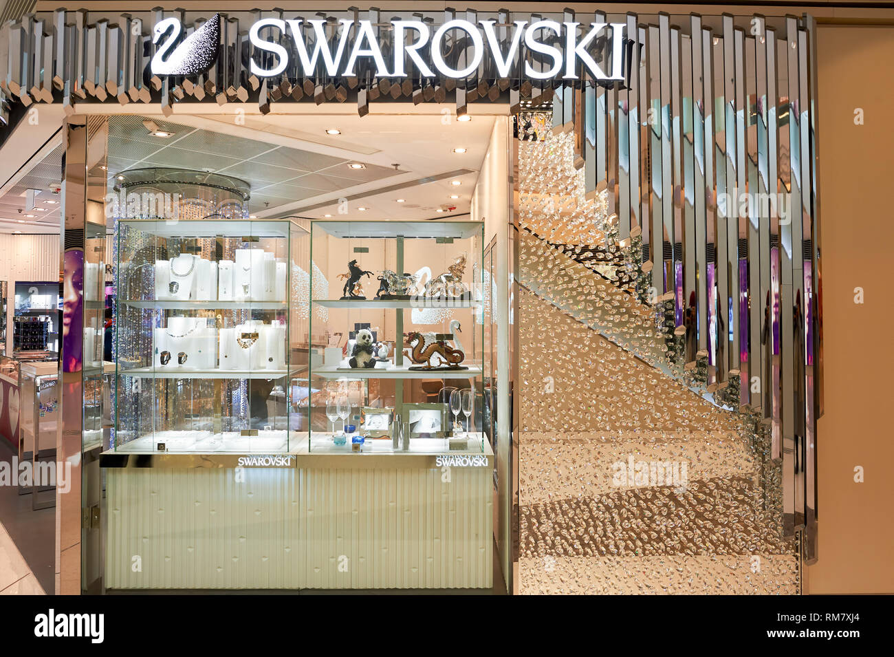 Swarovski Shop Shopping Mall Fotos e Imágenes de stock - Alamy