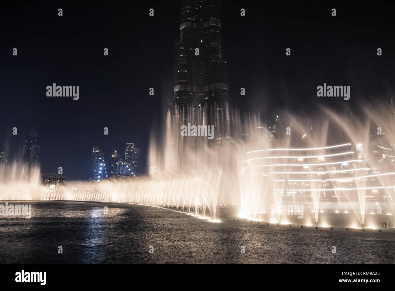 Fuente Musical en Dubai, Emiratos Árabes Unidos. Foto de stock