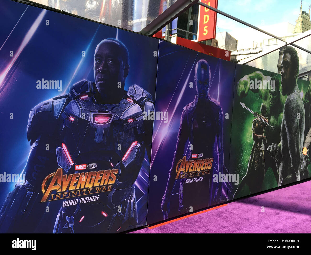 Borradura Sierra Infidelidad Avengers-Infinity War-Costumes y prop de la película 126 en el estreno de  Disney y Marvel 'Vengadores: Infinity War' el 23 de abril de 2018, en Los  Angeles, California.Avengers-Infinity War-Costumes y prop de