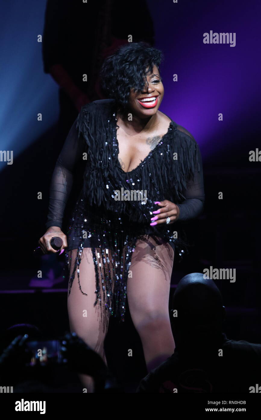 Cantante, compositora, actriz, y autora, Monique fantasia barrino