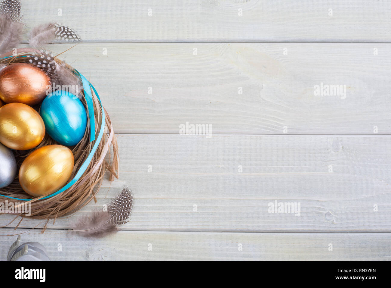 Decoraciones de plumas fotografías e imágenes de alta resolución - Alamy