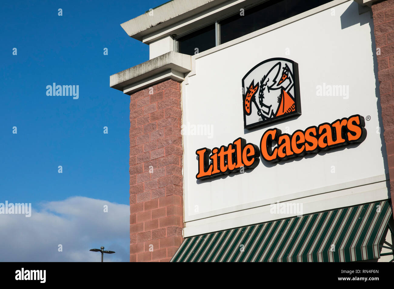 Little caesars logo fotografías e imágenes de alta resolución - Alamy