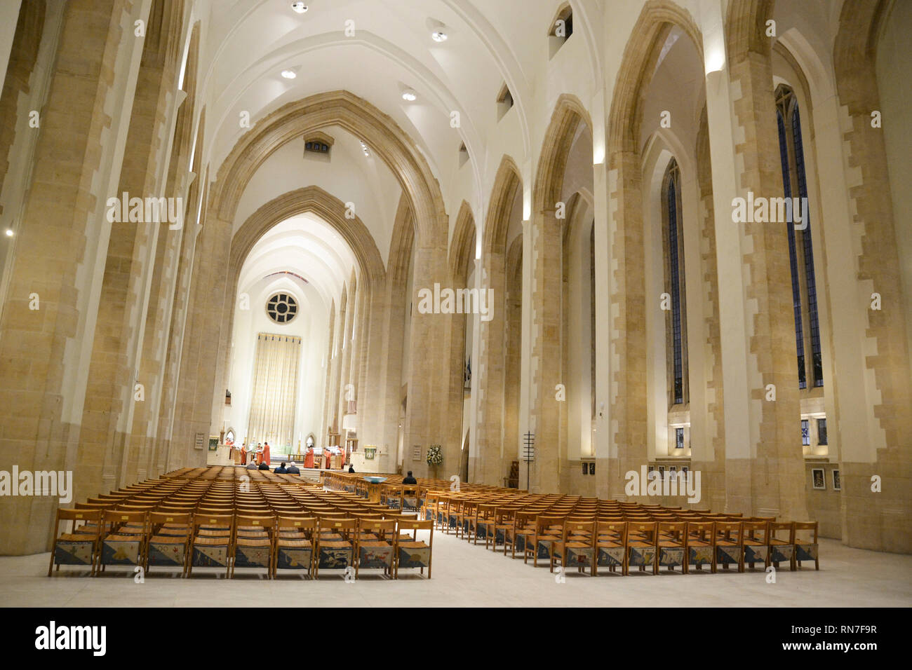 Dentro de la Catedral de Guildford, Surrey, Reino Unido Foto de stock