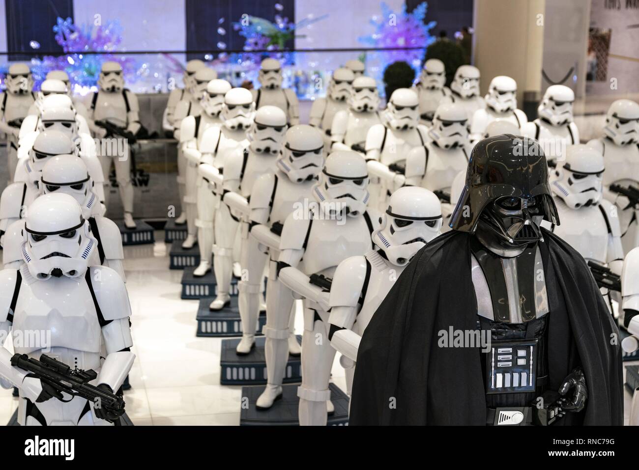 Darth Vader y los soldados del Ejército Imperial todavía puede ser visto en  Dubai hasta el 30 de abril de 2019. La exposición con las cifras de la saga  de Star Wars