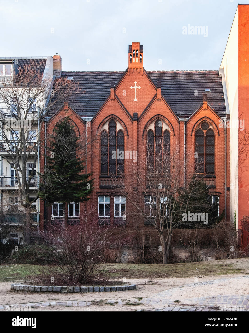 Berlín, Mitte, iglesia del Redentor Protestant-Methodist, diseñado en 1905 por Carl Breuer. Listados histórico alemán Norte edificio de estilo gótico de ladrillo Foto de stock