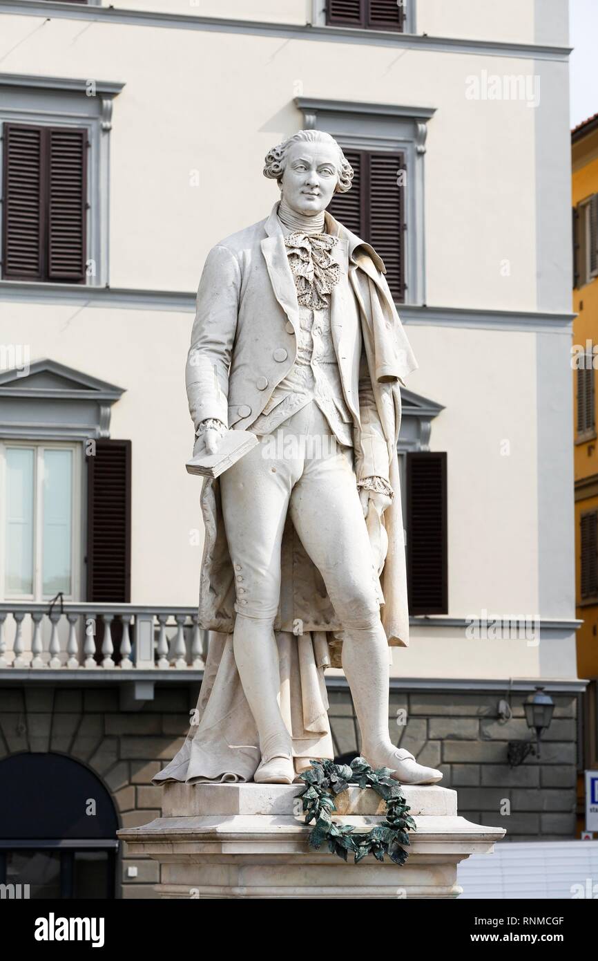 Estatua del compositor italiano Carlo Goldoni, Piazza Carlo Goldoni, el casco antiguo de Florencia, Toscana, Italia Foto de stock