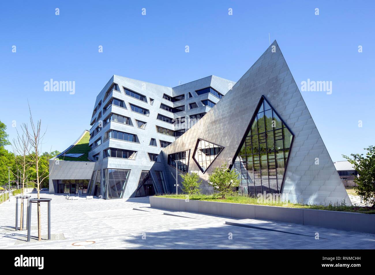 Universidad Leuphana, edificio central, Lüneburg, arquitecto Daniel Libeskind, deconstructivismo, Lüneburg, Baja Sajonia, Alemania Foto de stock