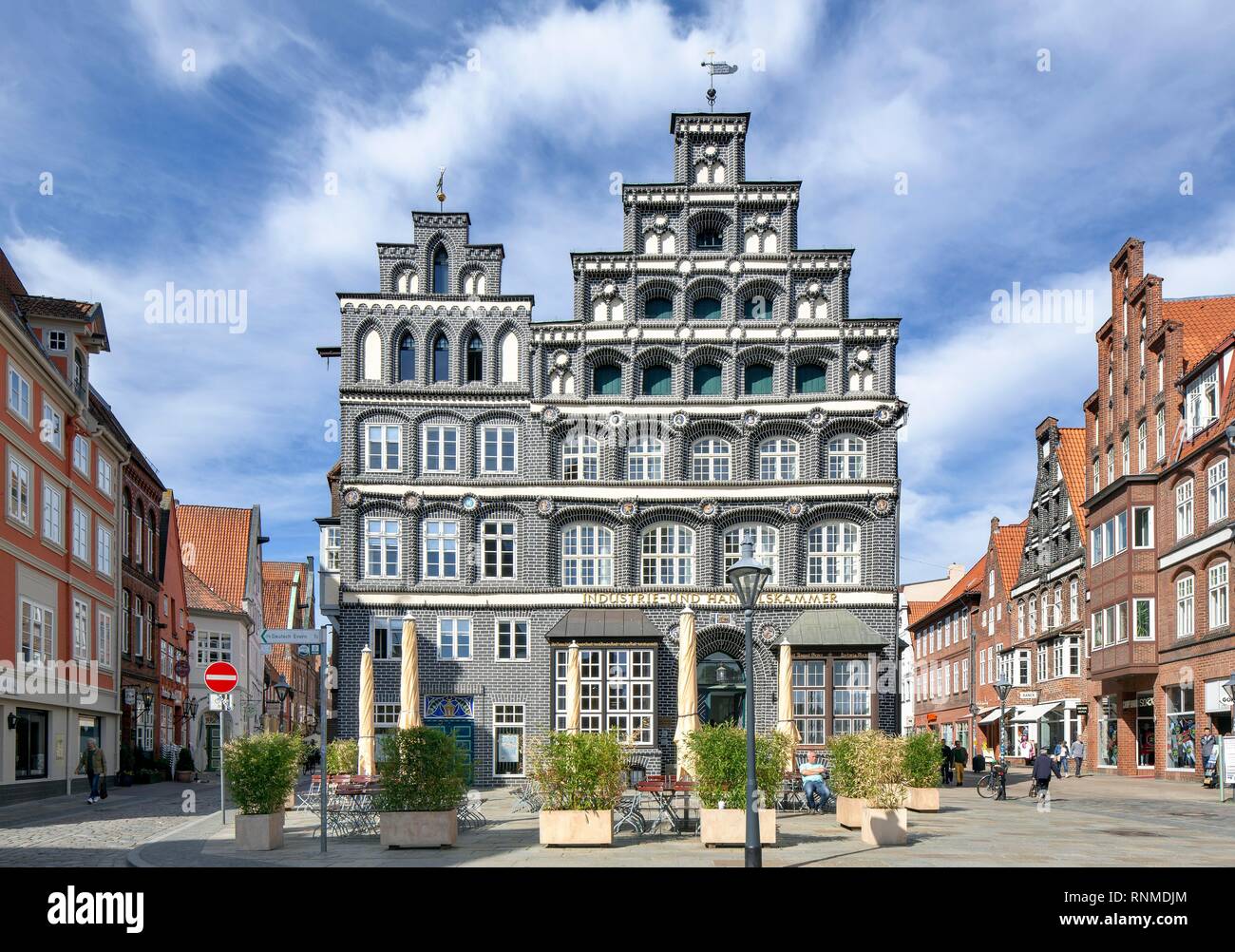 Casa histórica casa mercante Schütting, Am Sande, hoy la Cámara de Comercio e Industria, Lüneburg-Wolfsburg Lüneburg Foto de stock