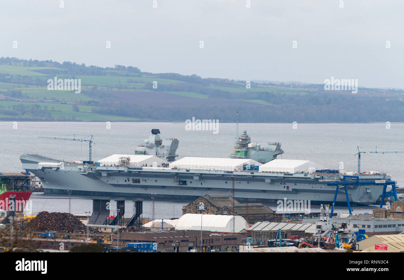 19 Feb, 2019. Royal Navy HMS Prince of Wales portaaviones en construcción en Babcock Marine astillero en Rosyth Dockyard en Fife, Escocia, Reino Unido Foto de stock