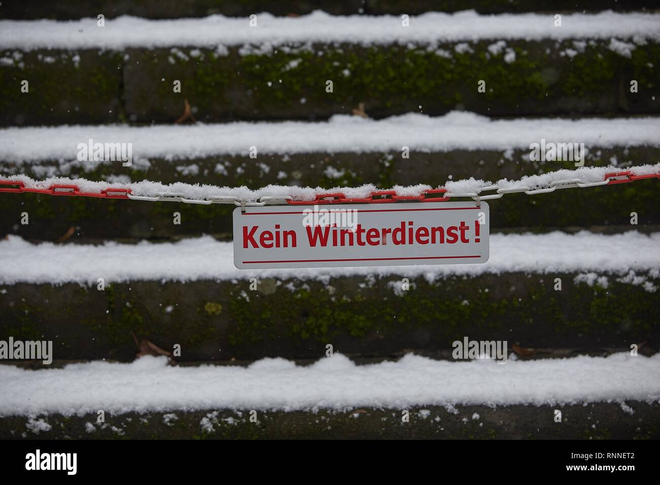 No hay signo de servicio de invierno, Kobern-Gondorf, Renania-Palatinado, Alemania Foto de stock