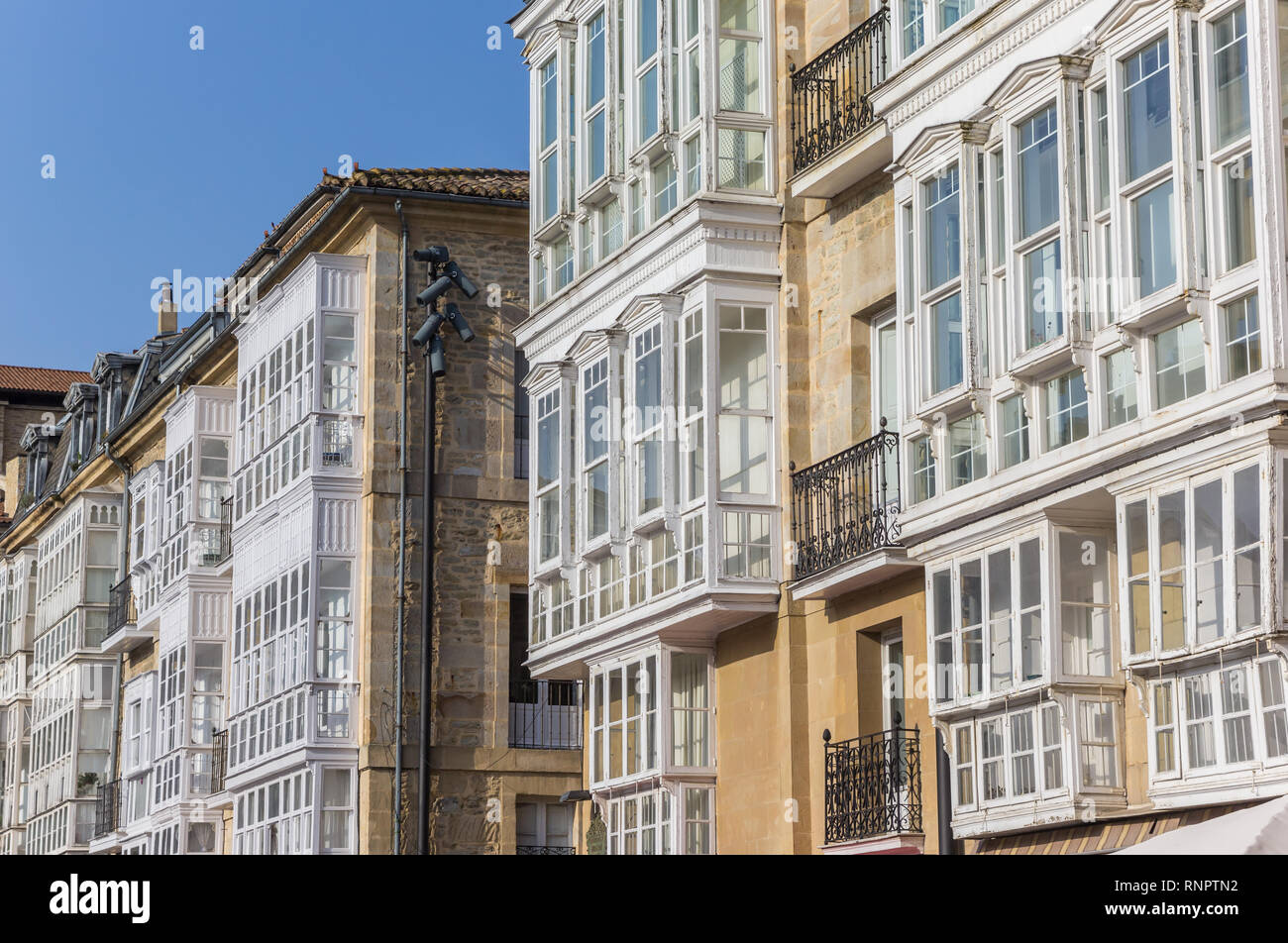 Bay windows tradicional Vasco en Vitoria-Gasteiz, España Foto de stock