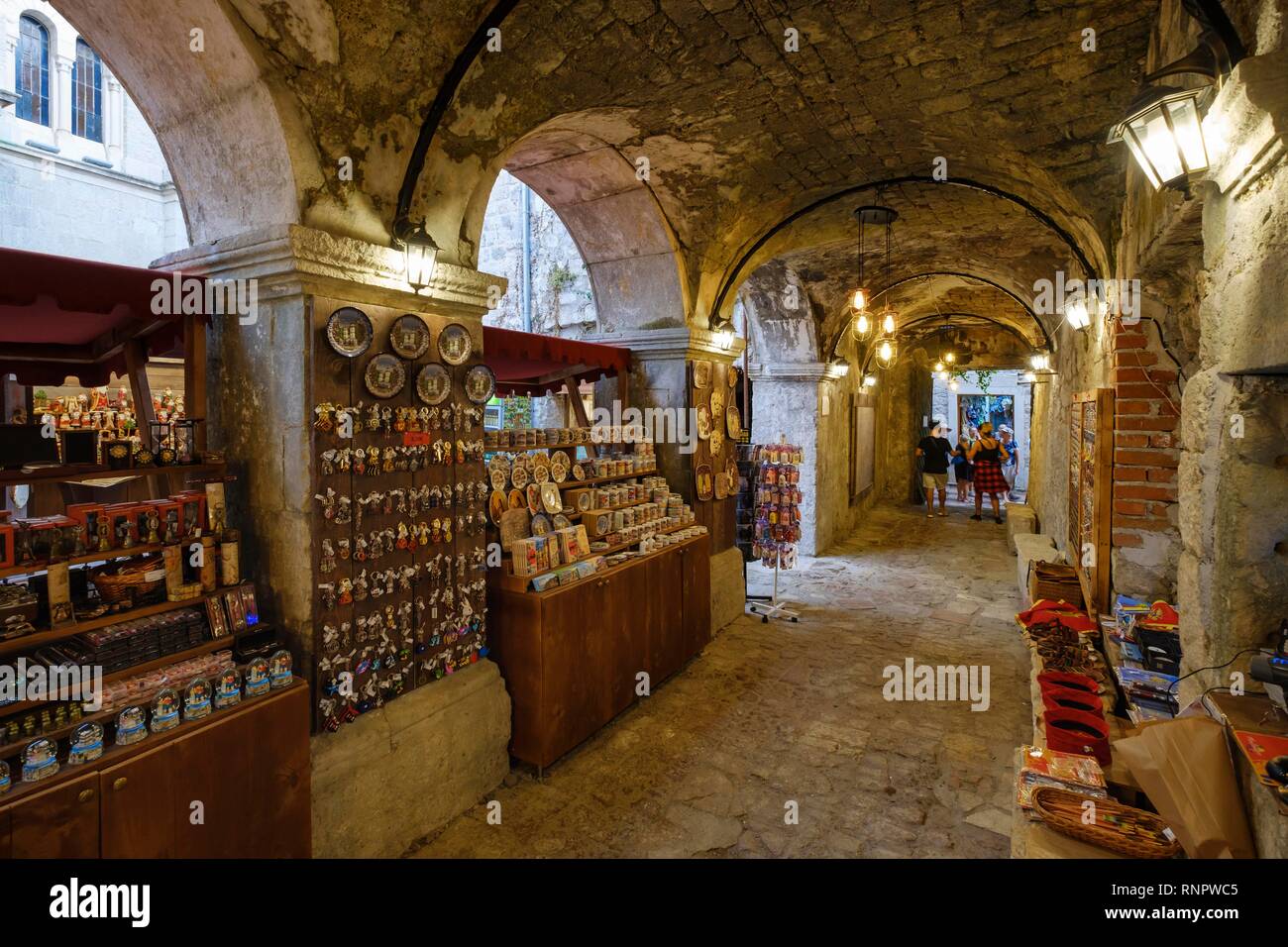Bazaar, el casco antiguo de Kotor, Montenegro Foto de stock