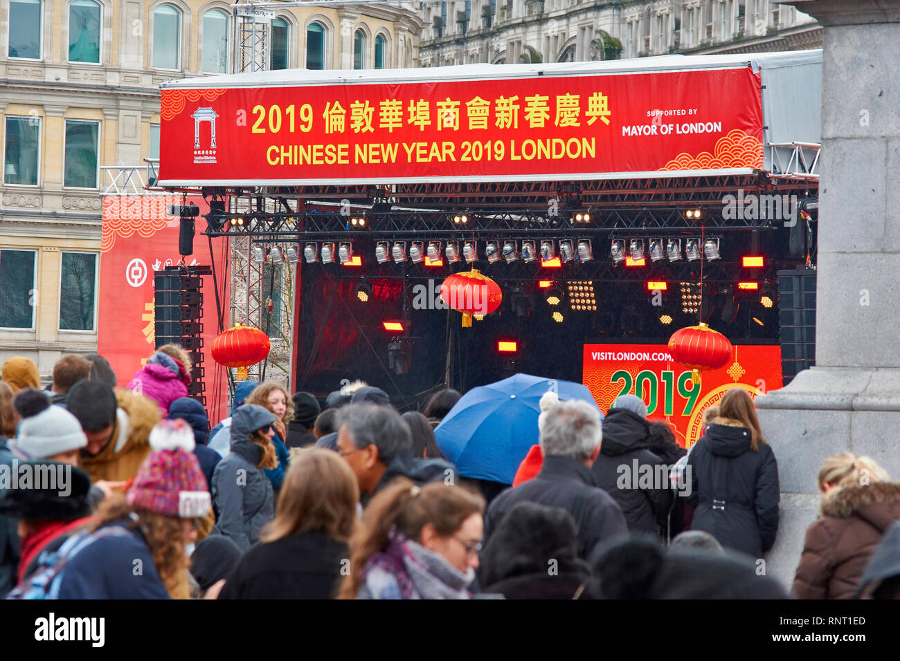 Londres Trafalgar Square y multitudes durante el Año Nuevo chino 2019 Foto de stock