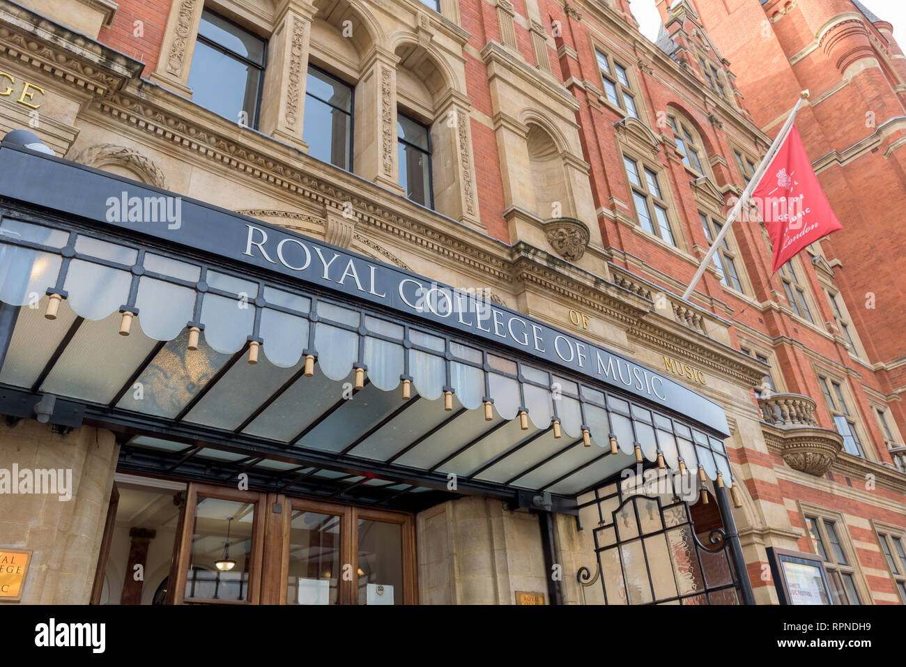 El Royal College of Music, un distinguido conservatorio de música con una sala de conciertos y un museo cerca del Royal Albert Hall, en South Kensington, Londres Foto de stock