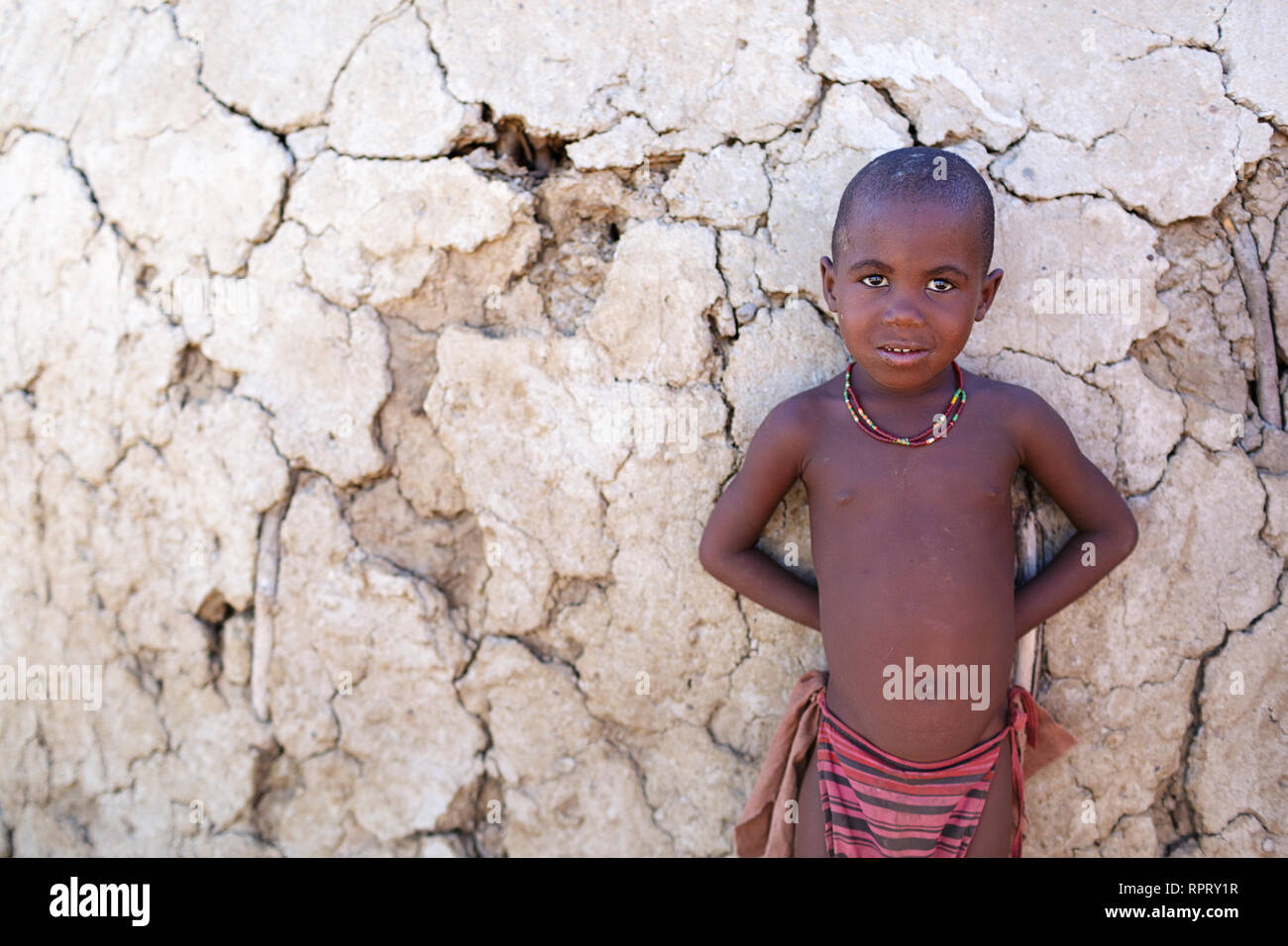 Himbas boy, Purros, Namibia, África Foto de stock