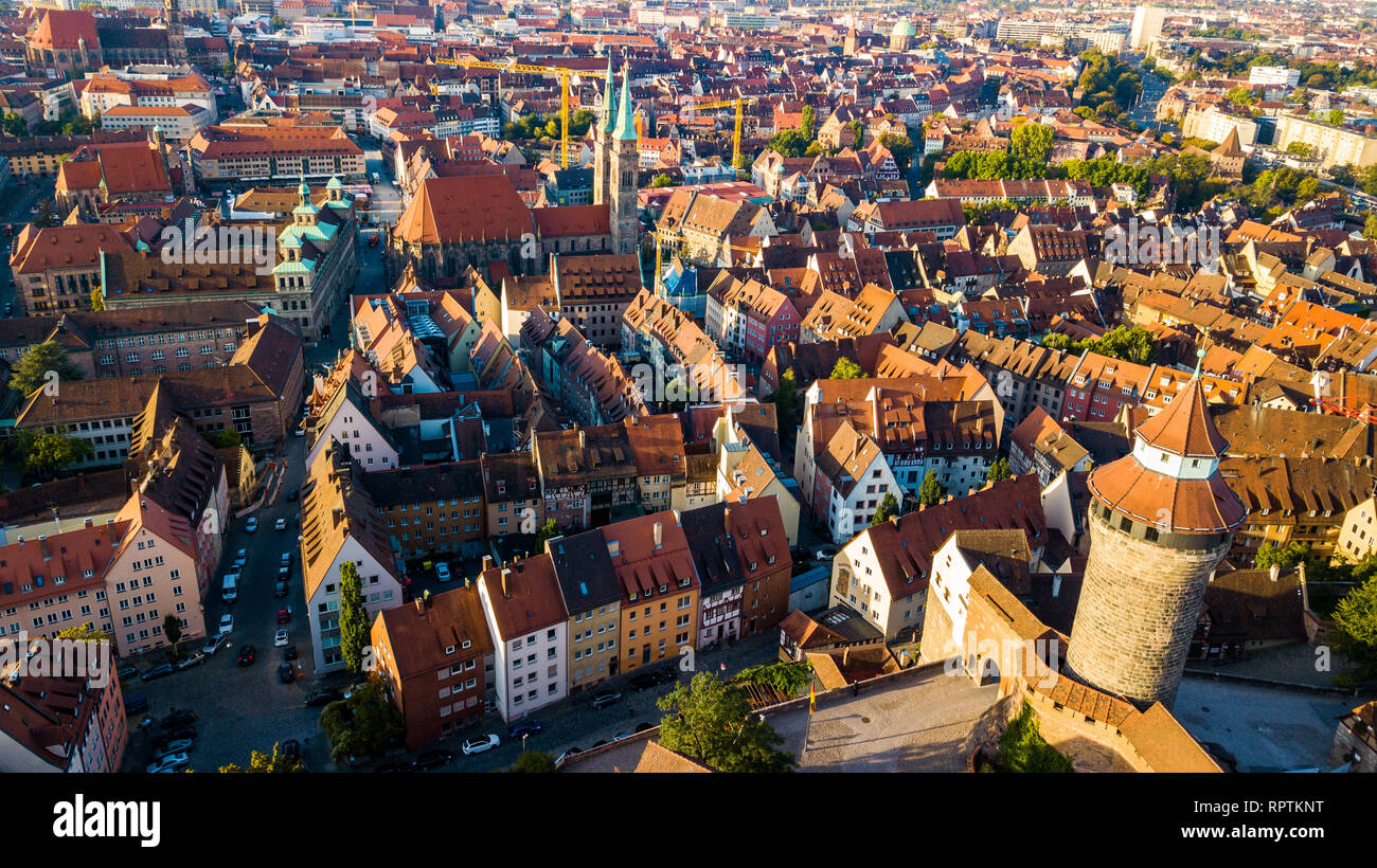 El Altstadt o ciudad vieja, Kaiserburg Nuremberg, Nuremberg, Alemania Foto de stock