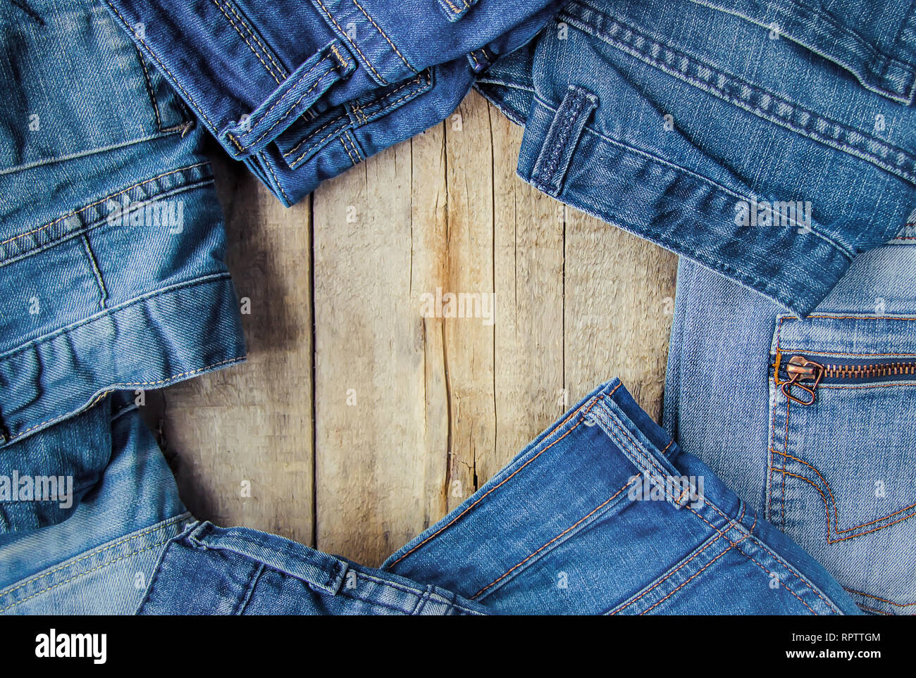 Deflector hardware Remo Jeans. Ropa elegante. El enfoque selectivo de compras Naturaleza de tiempo  Fotografía de stock - Alamy
