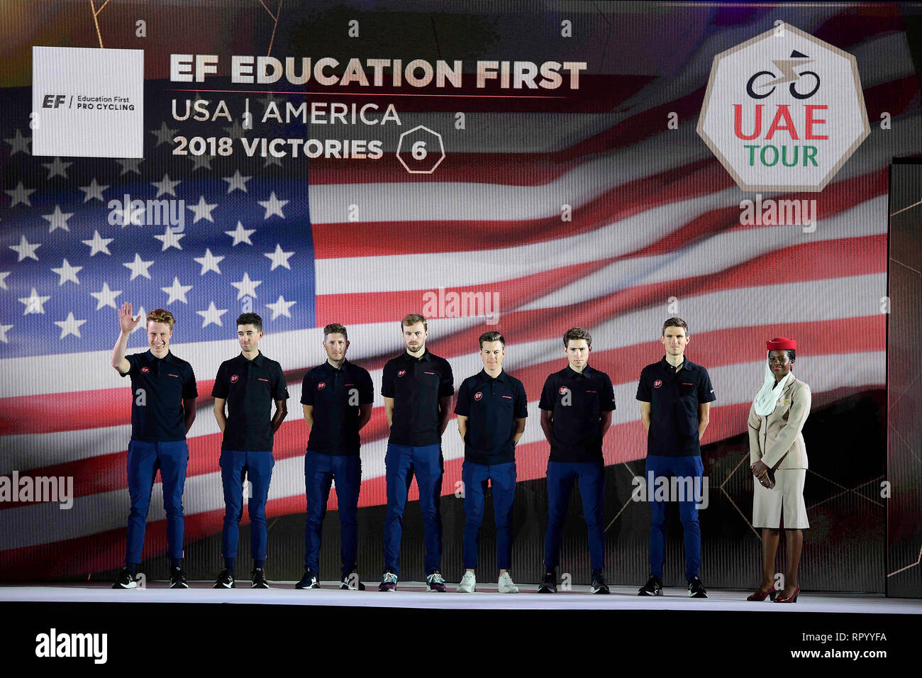 Foto LaPresse - Fabio Ferrari 23 febbraio 2019 Abu Dhabi (Emiratos Arabi Uniti) deportes Ciclismo Eau Tour 2019 - Presentazione squadre Nella foto: EF Educación primera foto LaPresse Fabio Ferrari - 23 de febrero de 2019 Abu Dhabi (Emiratos Árabes Unidos) deportes Ciclismo Eau Tour 2019 - Presentación del equipo en el pic: EF Educación primero Foto de stock