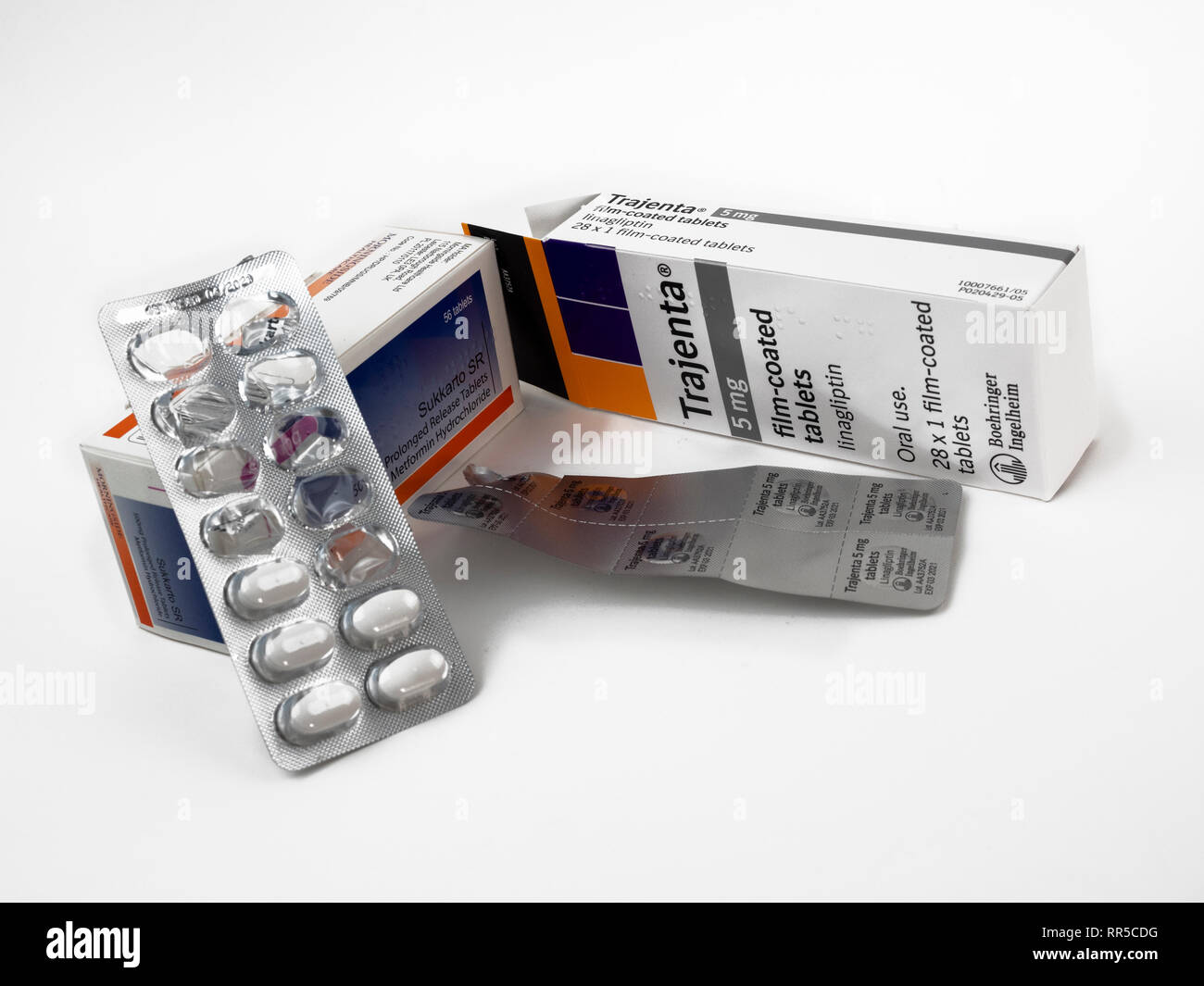 Metformina de liberación lenta y linagliptin (Trajenta) medicamentos para la diabetes tipo 2 Foto de stock
