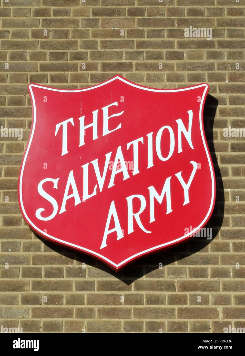 Logotipo del Ejército de Salvación en la construcción en el sureste de Londres Foto de stock