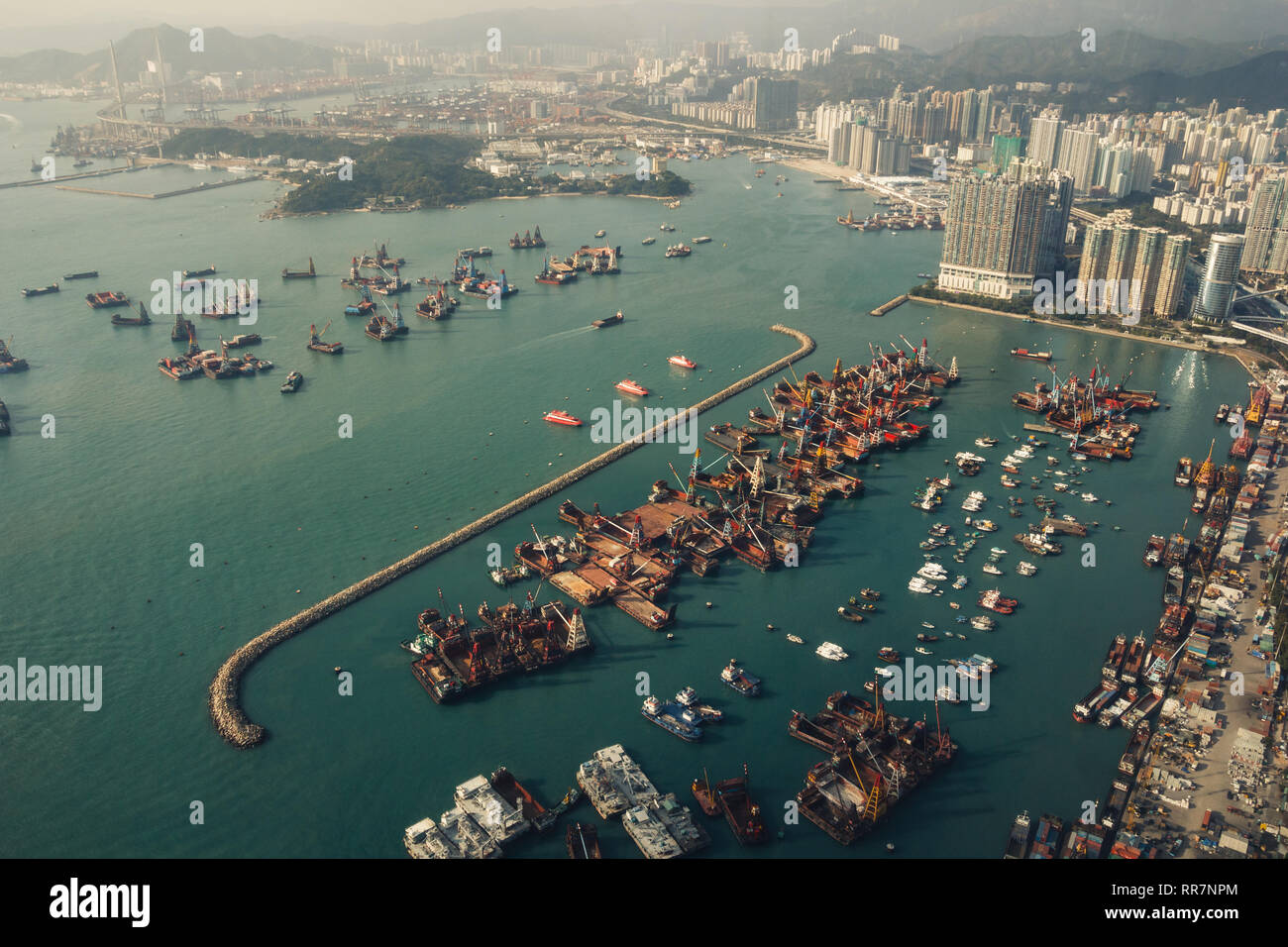 Puerto de carga de Hong Kong visto desde arriba Foto de stock