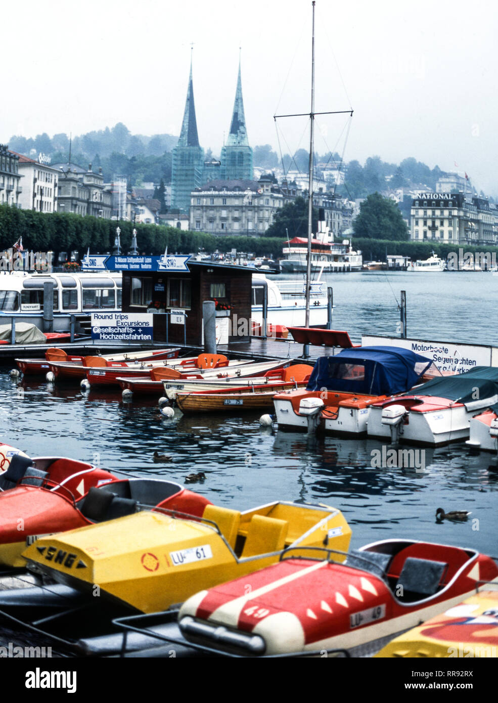 Suiza.La ciudad de Lucerna, en el lago de Lucerna. Foto de la lluvia. Foto de stock