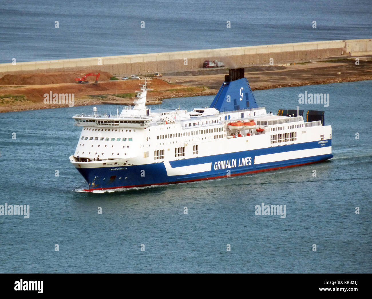 Grimaldi ferry barcelona fotografías e imágenes de alta resolución - Alamy