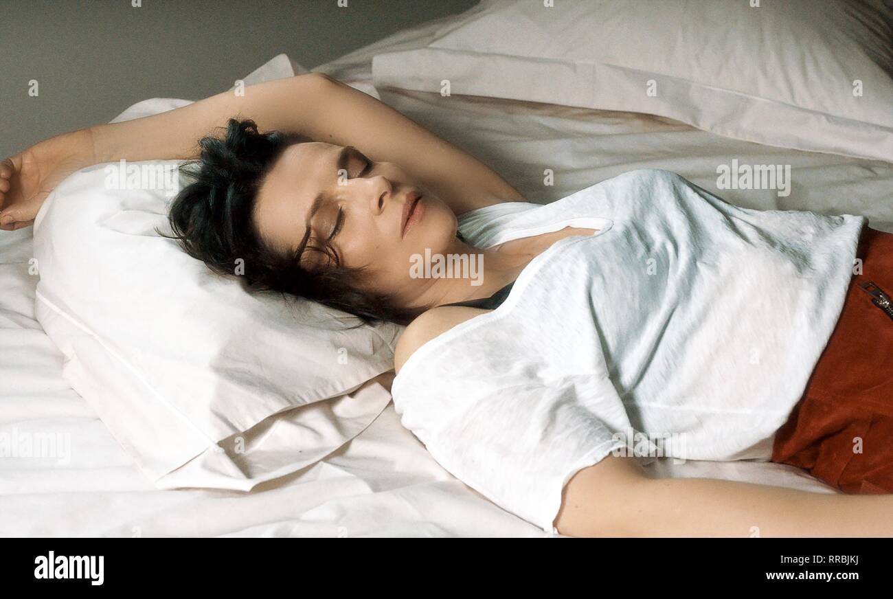 JULIETTE BINOCHE, DEJA ENTRAR EL SOL, 2017 Foto de stock