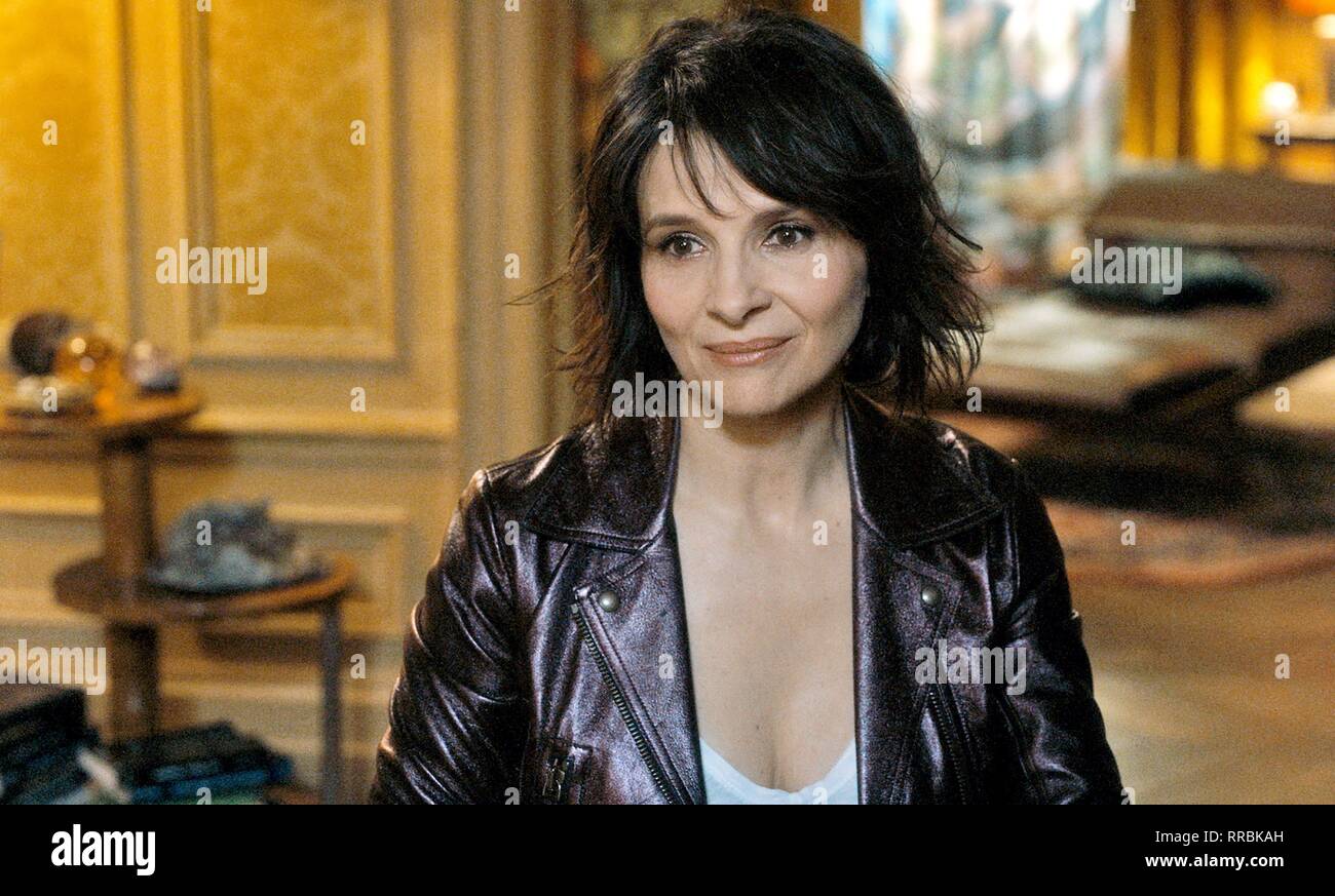 JULIETTE BINOCHE, DEJA ENTRAR EL SOL, 2017 Foto de stock