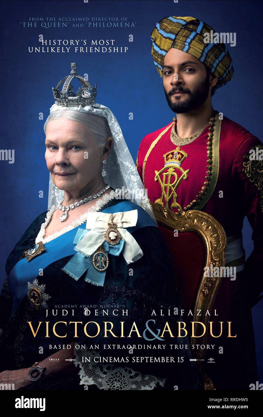 JUDI DENCH, PÓSTER DE ALI FAZAL, VICTORIA Y ABDUL, 2017 Foto de stock