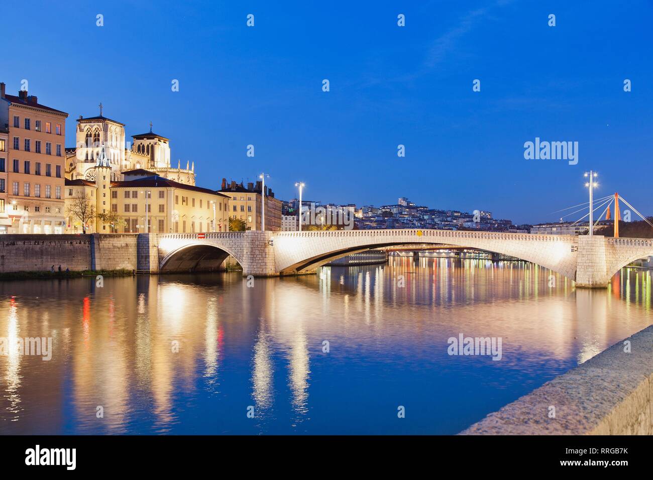 Pont Bonaparte, Lyon, Auvergne-Rhone-Alpes, Francia, Europa Foto de stock