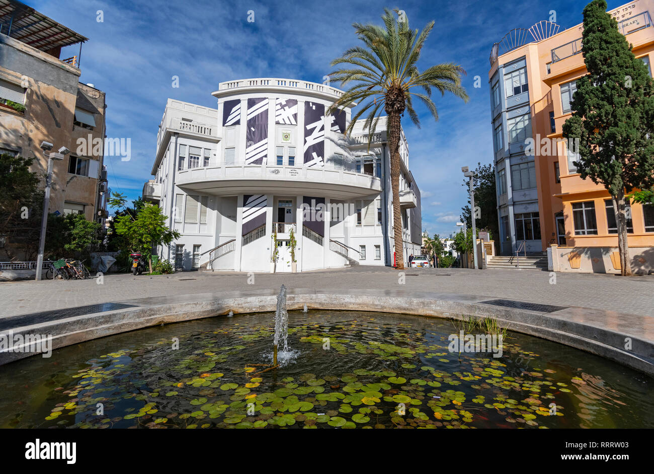 El recientemente restaurado Beit Ha'ir, el museo y centro cultural plaza Bialik, Tel Aviv Foto de stock