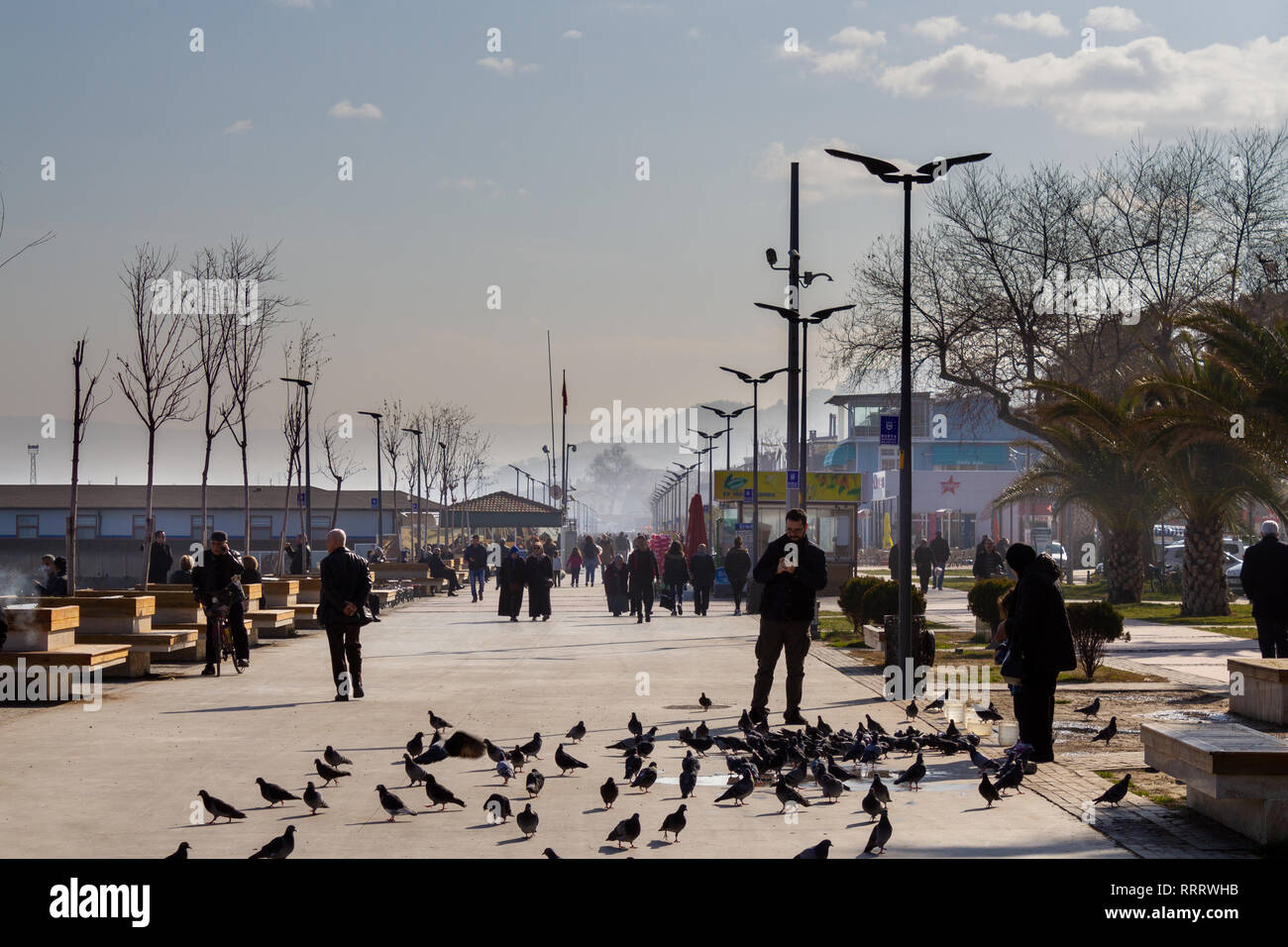Mudanya, Bursa / Turquía - 28 de enero de 2019: Mudanya camino costero Foto de stock