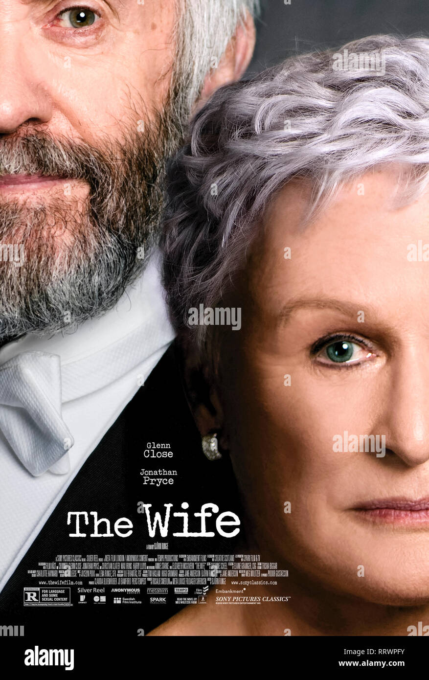 La esposa (2017), dirigida por Björn Runge y protagonizada por Glenn Close, Jonathan Pryce, Max Irons y Christian Slater. Foto de stock