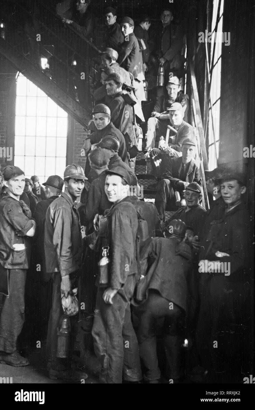 Alemania - en Bergarbeiter einer Zeche im Ruhrgebiet, BRD 1952 Foto de stock