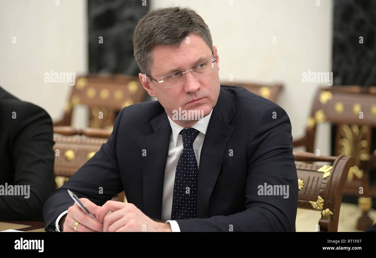 Moscú, Rusia. 27 Feb, 2019. El ministro de energía ruso Alexander Novak durante una reunión presidida por el Presidente Vladimir Putin en el Kremlin el 27 de febrero de 2019 en Moscú, Rusia. Crédito: Planetpix/Alamy Live News Foto de stock