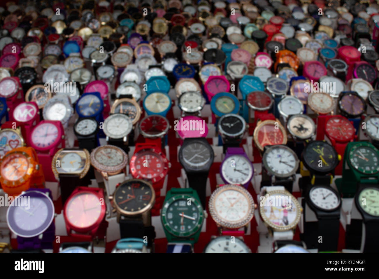 Muchos relojes fotografías e imágenes de alta resolución - Alamy