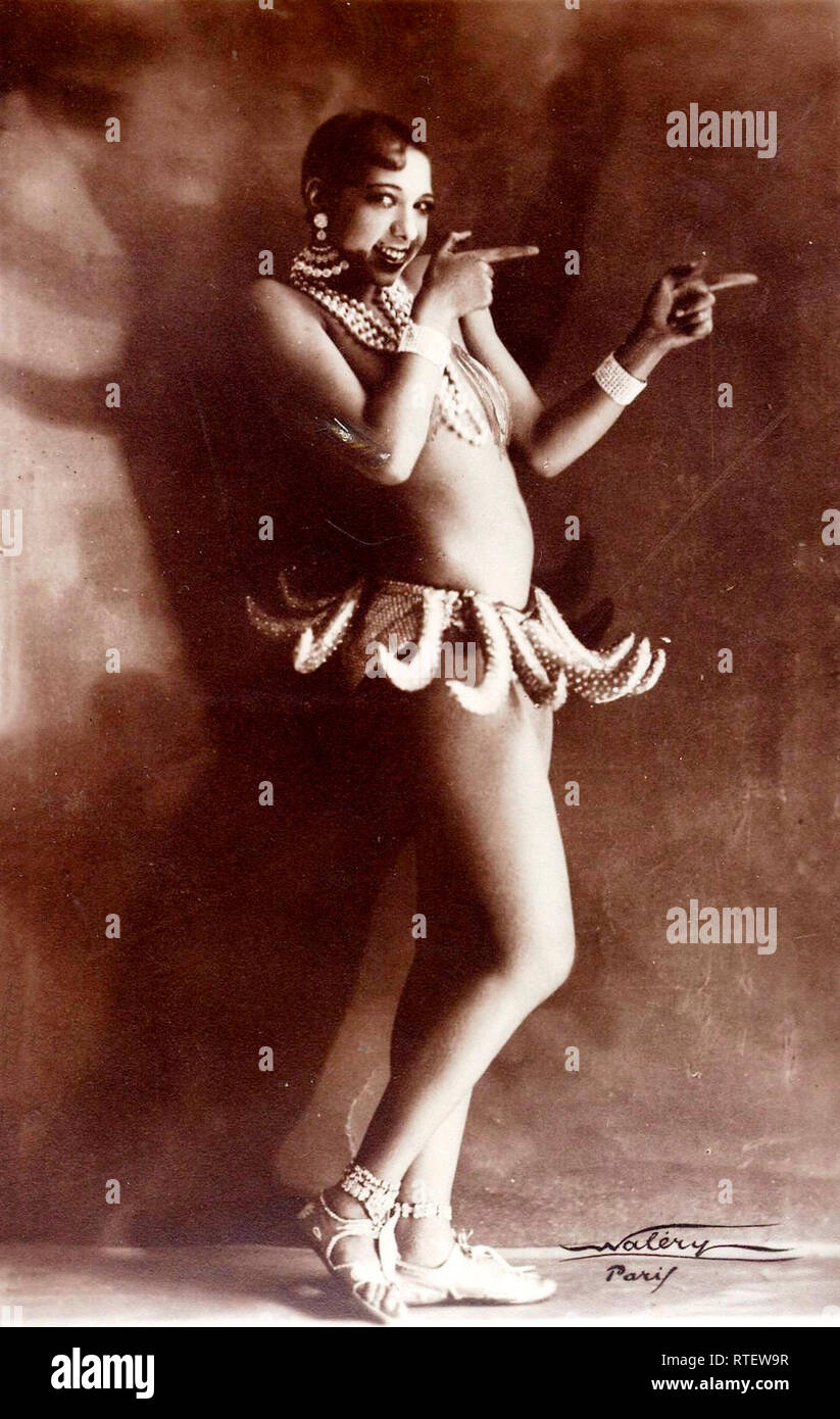 Josephine Baker en banano Falda del Folies Bergere producción 'Un Vent de Folie' Foto de stock