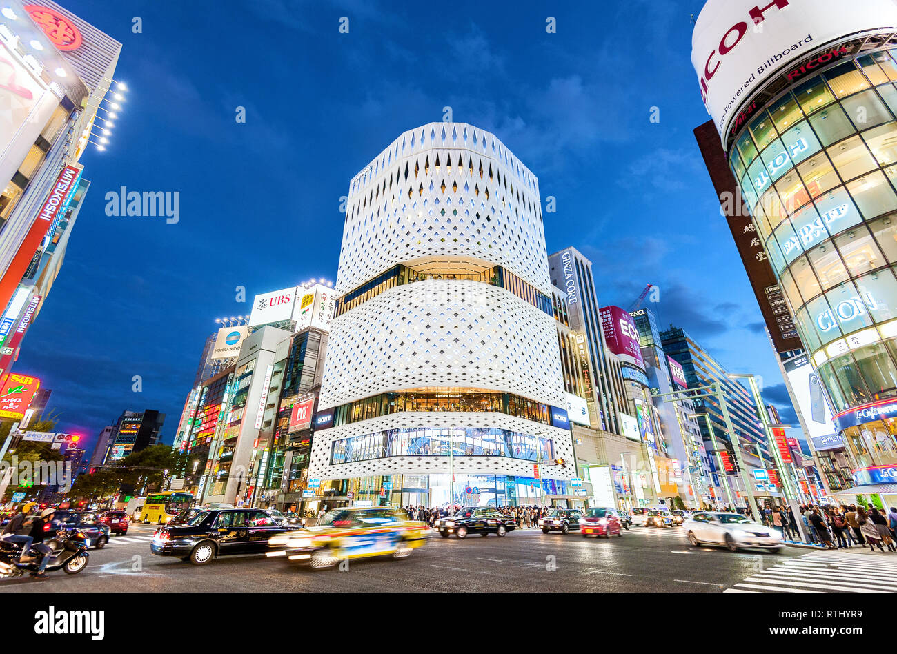 Ginza Ginza de Tokio lugar Klein Dytham Architecture Cruce de Ginza Tokyo Japón Foto de stock