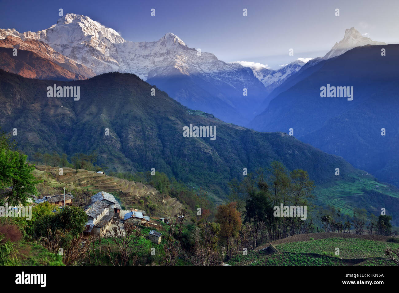 Ghandruk aldea en la región de Annapurna de Nepal Foto de stock