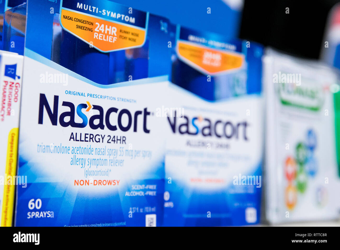 Nasacort alergia y Flonase over-the-counter medicina fotografiado en una  farmacia Fotografía de stock - Alamy